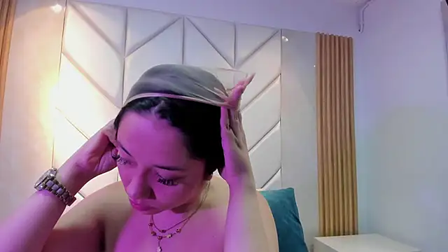 BarbieMonet online show from October 30, 2025, 12:17 pm