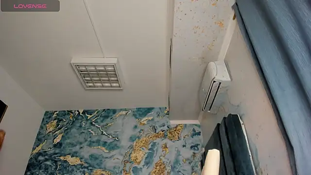 lesly cutee online show from March 21, 2026, 12:21 pm