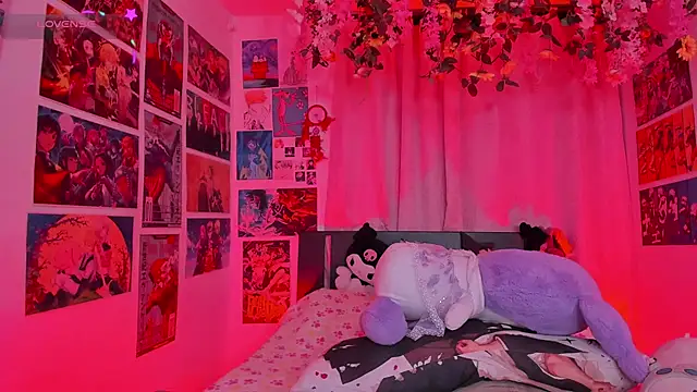 FluffyMelons online show from November 29, 2025, 11:52 pm