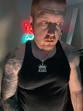 CloudyKingG online show from April 14, 2026, 8:37 pm