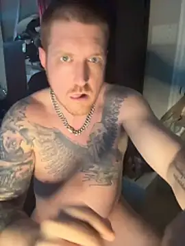 Snapshot of CloudyKingG chatting on April 22, 2026, 10:55 pm CloudyKingG online show from April 22, 2026, 10:55 pm