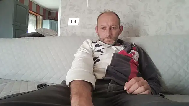 cazzoweb online show from September 28, 2025, 2:44 pm