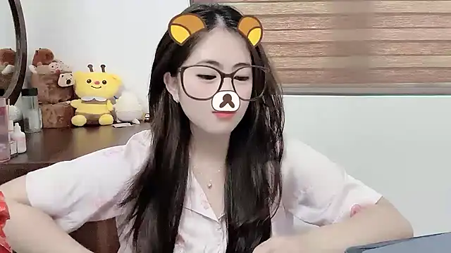 Snapshot of Amelia-babee chatting on November 2, 2025, 6:27 am Amelia-babee online show from November 2, 2025, 6:27 am