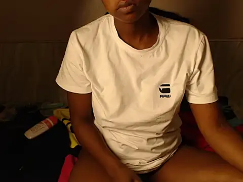 Berryangel03 online show from April 15, 2026, 2:40 am