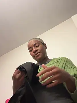 Tu GataLinda online show from October 1, 2025, 3:18 pm