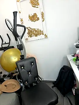 hotadhara01 online show from September 12, 2025, 3:39 am