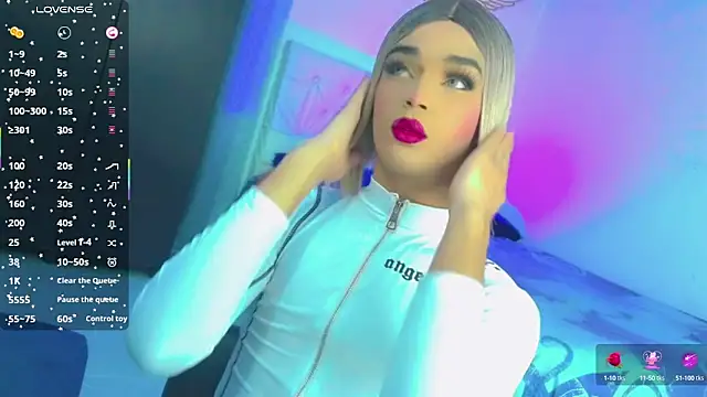 HANNAH BACKERS online show from October 17, 2025, 5:43 am