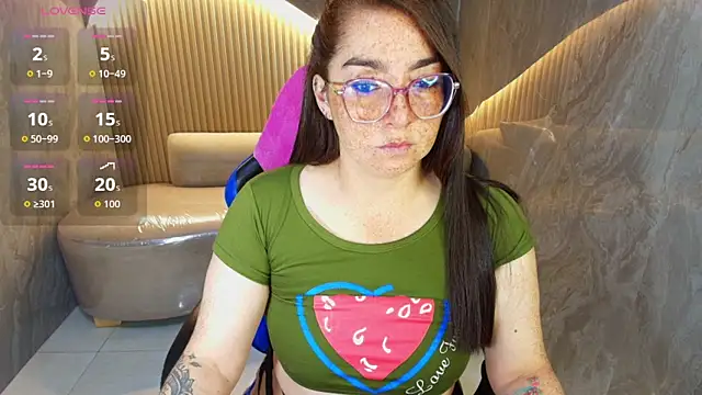 Snapshot of mariehw_r chatting on October 12, 2025, 12:48 pm mariehw r online show from October 12, 2025, 12:48 pm