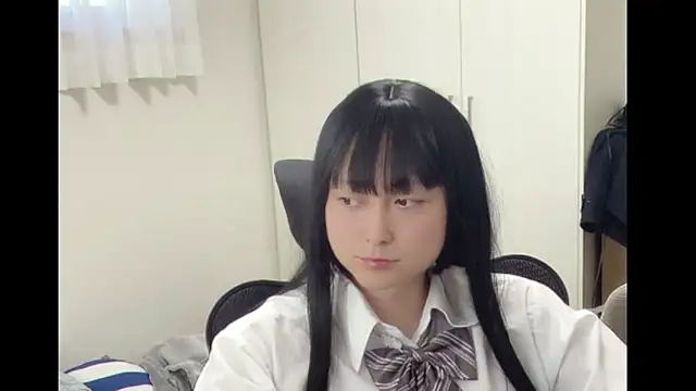 Snapshot of Mia032 chatting on December 19, 2025, 1:45 am Mia032 online show from December 19, 2025, 1:45 am