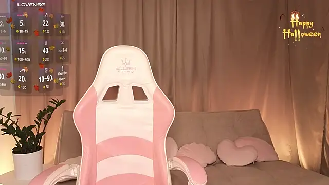 Snapshot of AlexsisFaee chatting on October 17, 2025, 8:33 pm AlexsisFaee online show from October 17, 2025, 8:33 pm