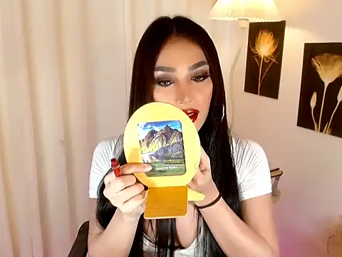 Brilliance Goddess online show from December 15, 2025, 6:50 am