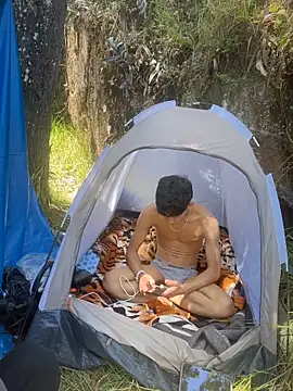 Snapshot of Kailertwink chatting on May 13, 2026, 5:43 pm Kailertwink online show from May 13, 2026, 5:43 pm