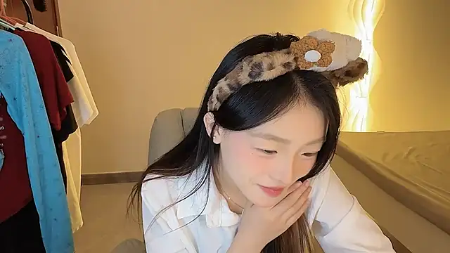 Robin-o3 online show from September 24, 2025, 3:37 pm