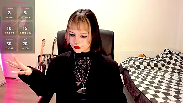 Snapshot of LiyaLuna chatting on October 27, 2025, 1:15 pm LiyaLuna online show from October 27, 2025, 1:15 pm