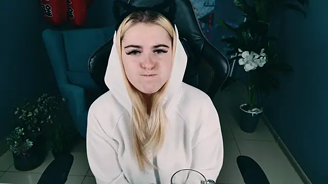 Snapshot of Stef_Nicks chatting on September 26, 2025, 5:22 am Stef Nicks online show from September 26, 2025, 5:22 am