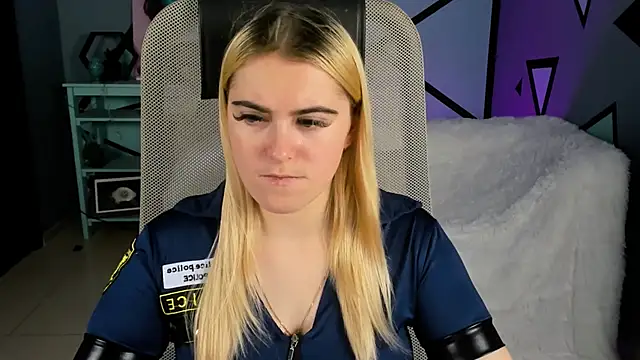 Snapshot of Stef_Nicks chatting on October 14, 2025, 9:21 am Stef Nicks online show from October 14, 2025, 9:21 am