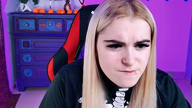 Snapshot of Stef_Nicks chatting on October 30, 2025, 9:11 am Stef Nicks online show from October 30, 2025, 9:11 am