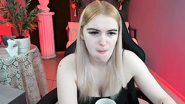 Stef Nicks online show from February 8, 2026, 5:22 am