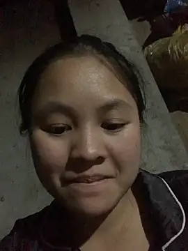 NhuFox online show from November 24, 2025, 1:22 pm