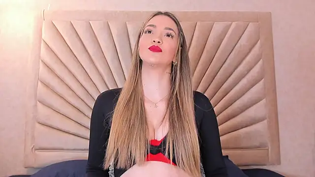 ClaradelMar online show from September 14, 2025, 10:58 am