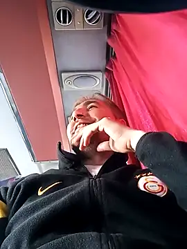 Snapshot of mert0359 chatting on September 30, 2025, 5:23 am mert0359 online show from September 30, 2025, 5:23 am