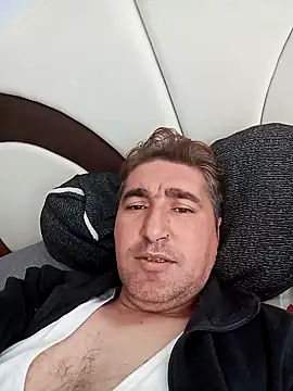 Snapshot of mert0359 chatting on October 28, 2025, 8:18 am mert0359 online show from October 28, 2025, 8:18 am