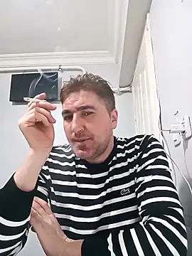 Snapshot of mert0359 chatting on January 6, 2026, 10:01 pm mert0359 online show from January 6, 2026, 10:01 pm