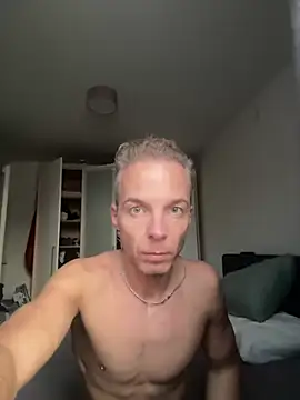 Snapshot of Dutchboy28nl chatting on July 9, 2026, 4:49 am Dutchboy28nl online show from July 9, 2026, 4:49 am