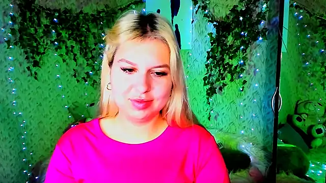 ChloeRicc online show from November 15, 2025, 2:02 pm