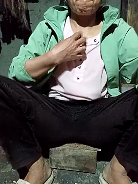 Snapshot of TinTin321 chatting on February 23, 2026, 12:35 pm TinTin321 online show from February 23, 2026, 12:35 pm