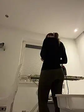 IsabellaEtha online show from October 9, 2025, 9:13 pm