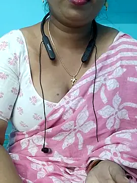 Snapshot of yelmaji91 chatting on October 19, 2025, 5:19 am yelmaji91 online show from October 19, 2025, 5:19 am