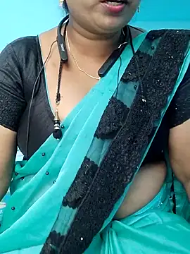 Snapshot of yelmaji91 chatting on October 21, 2025, 5:08 am yelmaji91 online show from October 21, 2025, 5:08 am