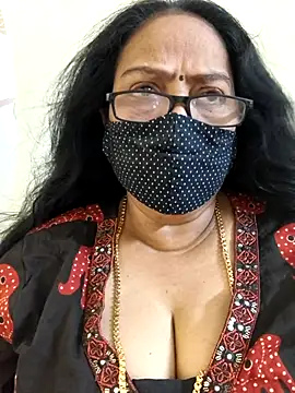 Snapshot of heera-rani chatting on April 19, 2026, 5:51 am heera-rani online show from April 19, 2026, 5:51 am