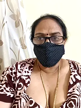 Snapshot of heera-rani chatting on April 30, 2026, 10:10 am heera-rani online show from April 30, 2026, 10:10 am