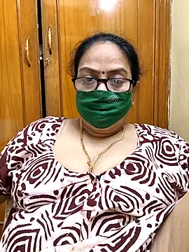 Snapshot of heera-rani chatting on May 3, 2026, 12:55 pm heera-rani online show from May 3, 2026, 12:55 pm