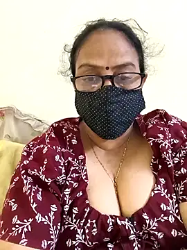 Snapshot of heera-rani chatting on May 16, 2026, 7:05 am heera-rani online show from May 16, 2026, 7:05 am