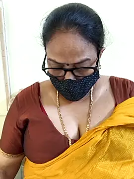 Snapshot of heera-rani chatting on May 21, 2026, 5:25 am heera-rani online show from May 21, 2026, 5:25 am