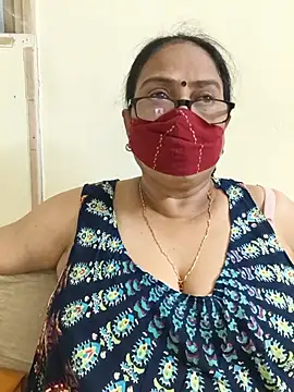 Snapshot of heera-rani chatting on May 22, 2026, 12:55 pm heera-rani online show from May 22, 2026, 12:55 pm