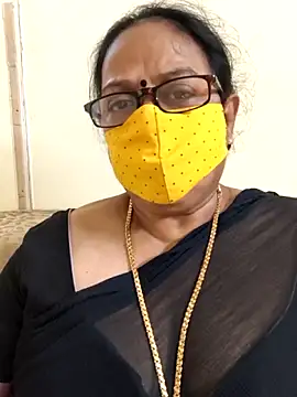 Snapshot of heera-rani chatting on June 2, 2026, 10:50 am heera-rani online show from June 2, 2026, 10:50 am