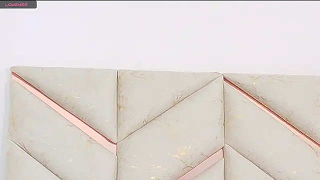 Snapshot of AlanaDoll chatting on October 15, 2025, 3:01 pm AlanaDoll online show from October 15, 2025, 3:01 pm