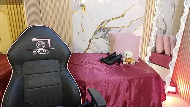 Snapshot of Lexy_tay chatting on February 19, 2026, 12:01 pm Lexy tay online show from February 19, 2026, 12:01 pm