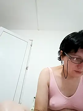 Vera Elle online show from October 10, 2025, 7:57 pm