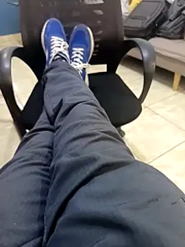 Hugopingonasa2024 online show from February 11, 2026, 9:20 pm