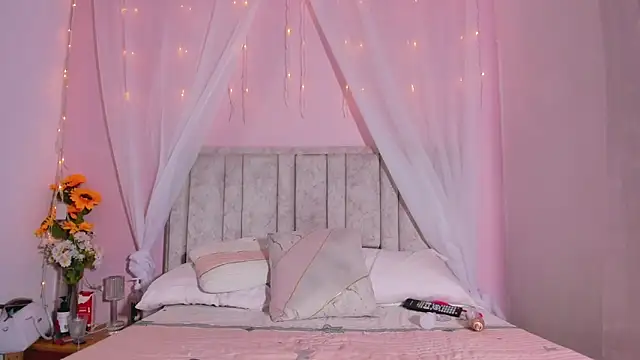 Rachellcooperrr online show from September 13, 2025, 10:15 am