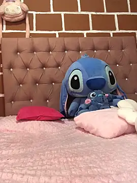 Rachellcooperrr online show from March 4, 2026, 3:51 pm