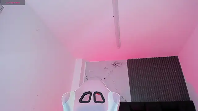 chloesagee online show from March 3, 2026, 10:04 pm