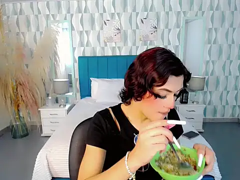 nathalialoes1 online show from November 13, 2025, 7:02 pm