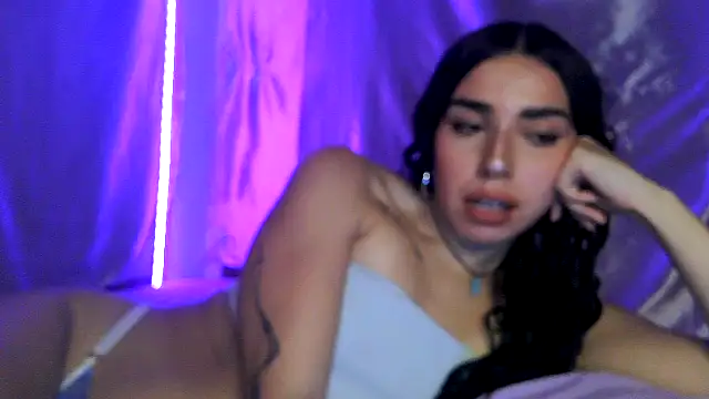 sweetbrunette22 online show from January 12, 2026, 5:40 pm