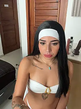 sweetbrunette22 online show from July 27, 2026, 6:59 pm